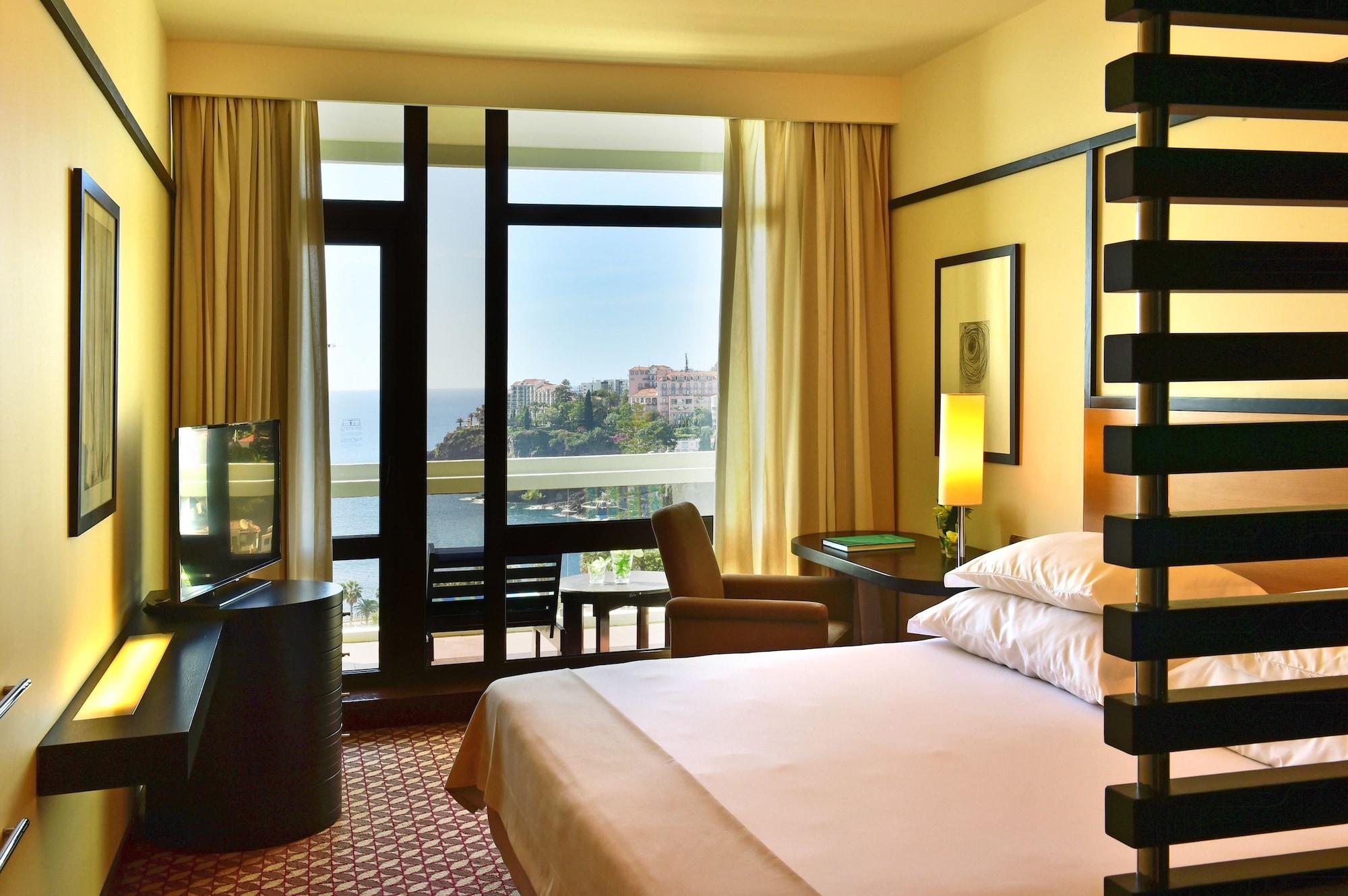 Pestana Casino Park Hotel&Casino Funchal  Bagian luar foto A room at the hotel