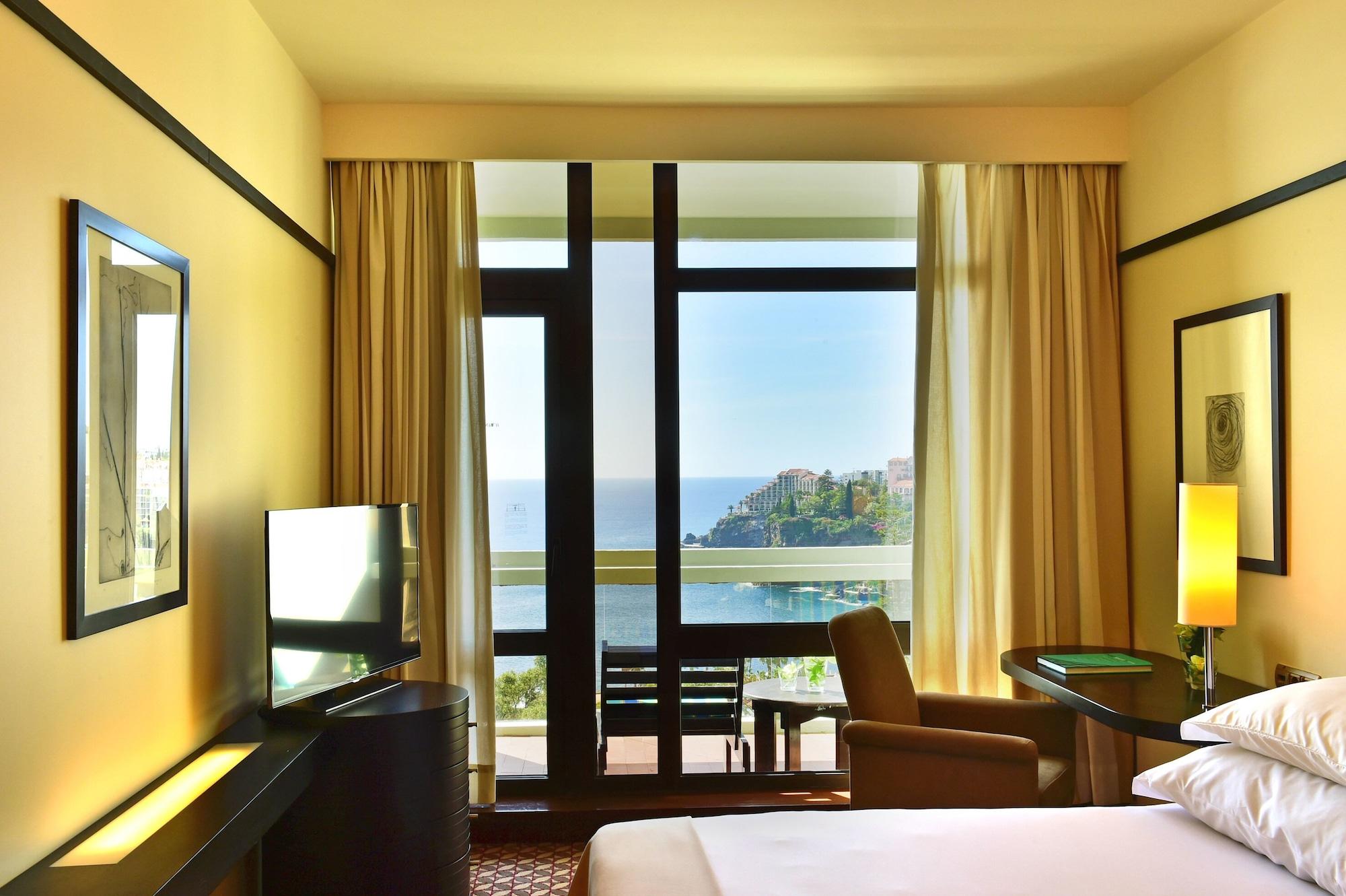Pestana Casino Park Hotel&Casino Funchal  Bagian luar foto A room at the hotel