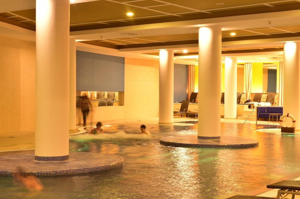 Pestana Casino Park Hotel&Casino Funchal  Bagian luar foto Spa at the hotel