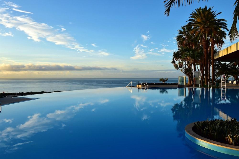 Pestana Casino Park Hotel&Casino Funchal  Bagian luar foto Infinity pool at the Sheraton Maldives Resort & Spa