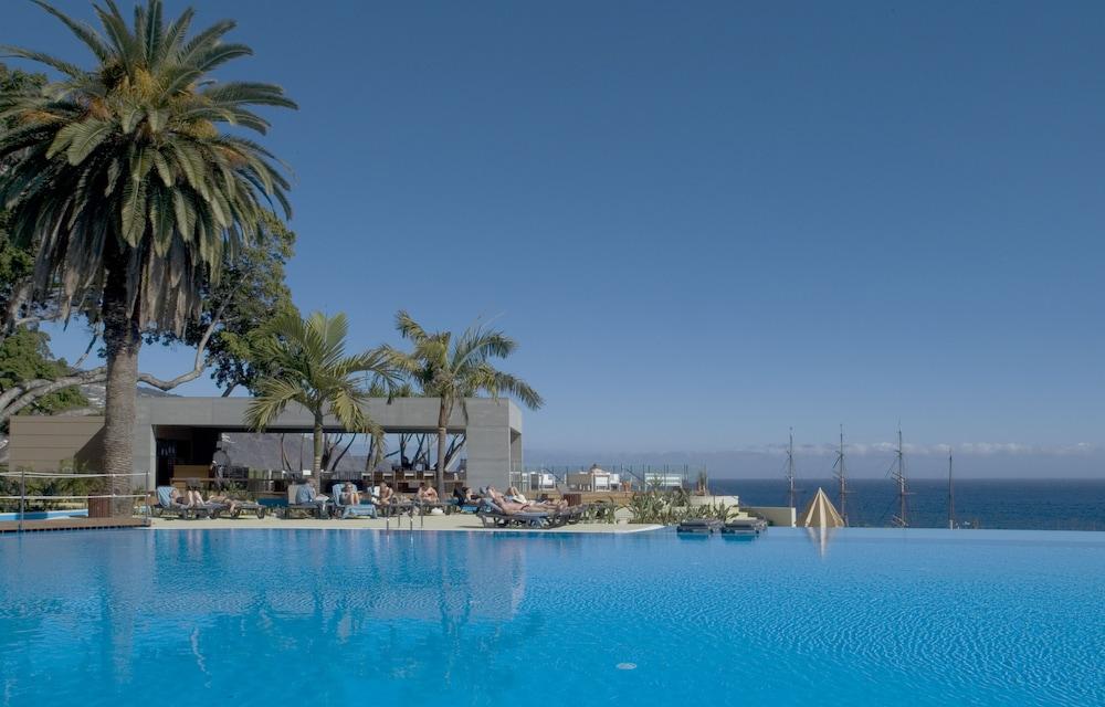 Pestana Casino Park Hotel&Casino Funchal  Bagian luar foto The pool at the hotel