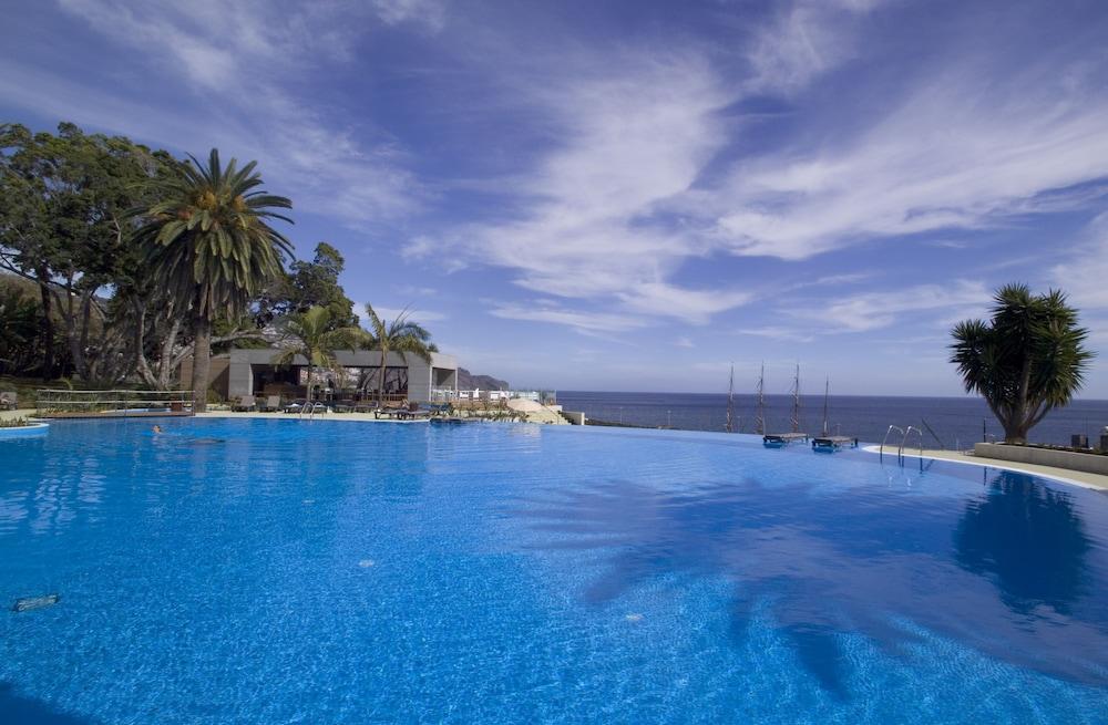 Pestana Casino Park Hotel&Casino Funchal  Bagian luar foto Infinity pool at the Hotel