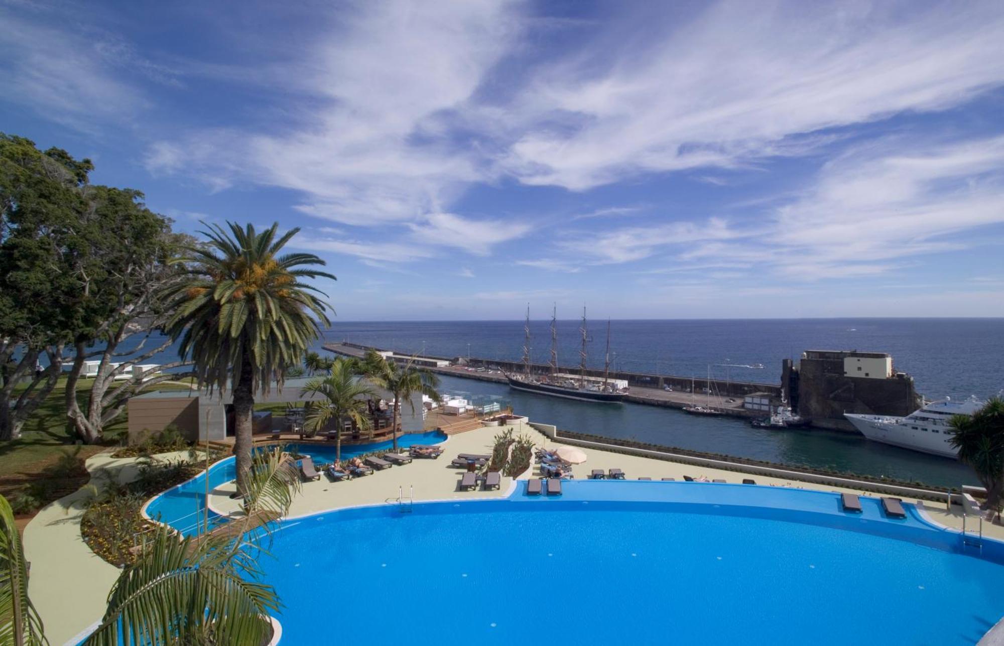 Pestana Casino Park Hotel&Casino Funchal  Bagian luar foto The pool at the hotel