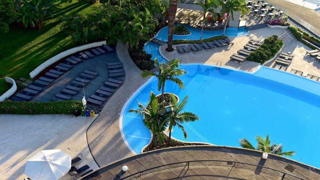 Pestana Casino Park Hotel&Casino Funchal  Bagian luar foto The pool at the hotel